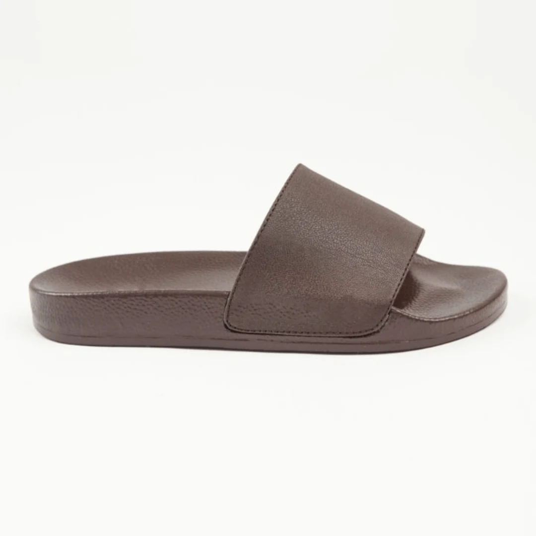 Men’s footwear catalogue style 3